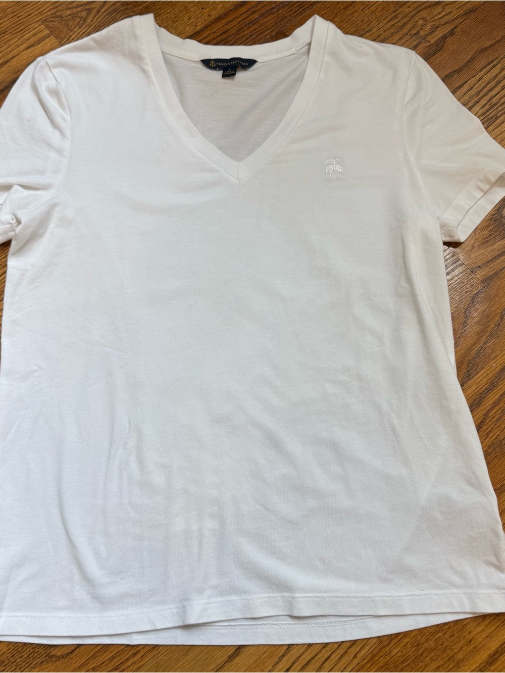 Brooks Brothers White V-Neck Short Sleeve Tee